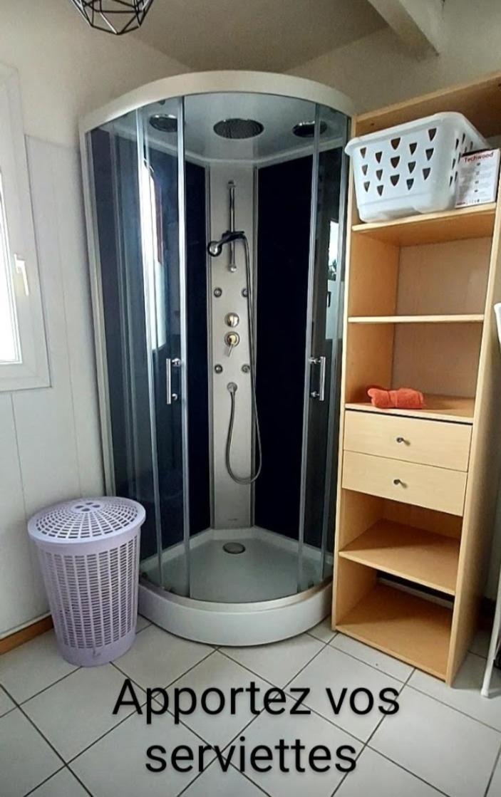 Le Barcares Logement Climatise Pour 6 Personnes, Draps Et Serviettes Non Fournis Air-Conditioned Accommodation For 6 People, Sheets And Towels Not Provided Alojamiento Con Aire Acondicionado Para 6 Personas, Sabanas Y Toallas No Incluidas エクステリア 写真